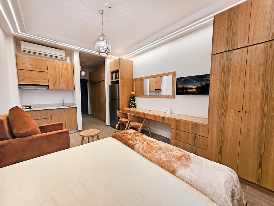 Studio vedere la Piscină cu WI-FI / access plajă*